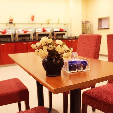 Hanting Express Shanghai Jinqiao Middle Yanggao Road Екстериор снимка