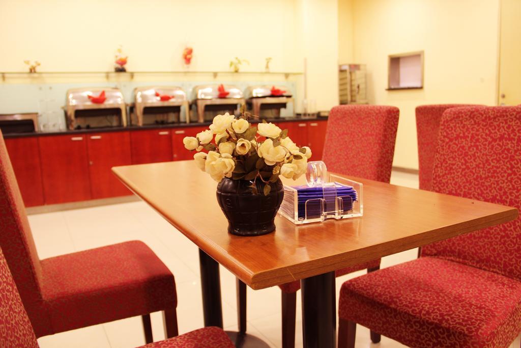 Hanting Express Shanghai Jinqiao Middle Yanggao Road Екстериор снимка